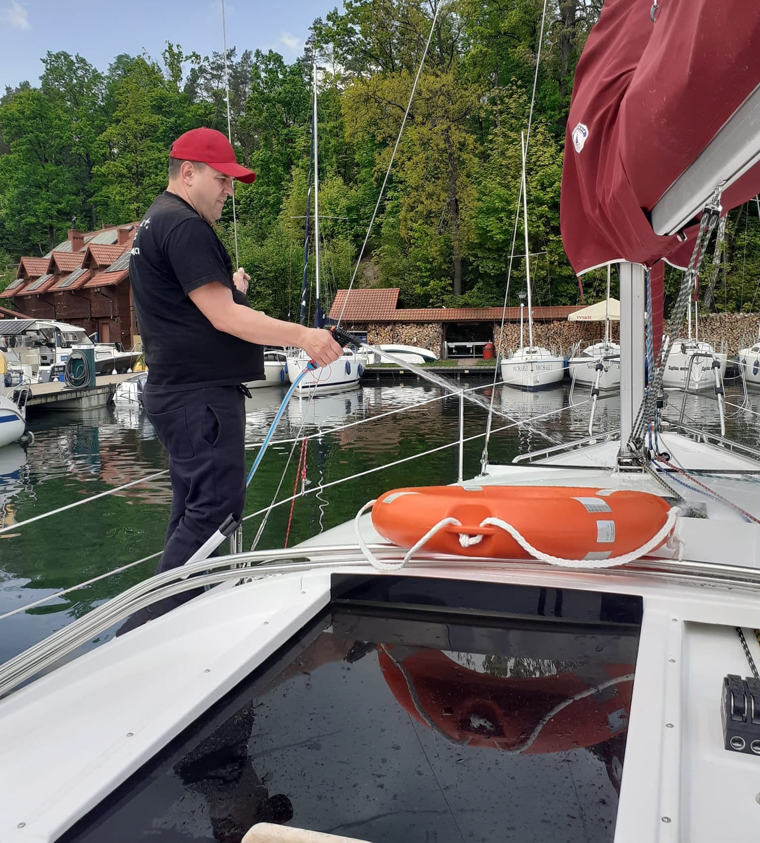 Firma sprzątająca Perfect Plus - Sprzątanie biur, domów, mieszkań i gabinetów w Piszu, Kolnie, Ostrołęce, Turośli i okolicy.